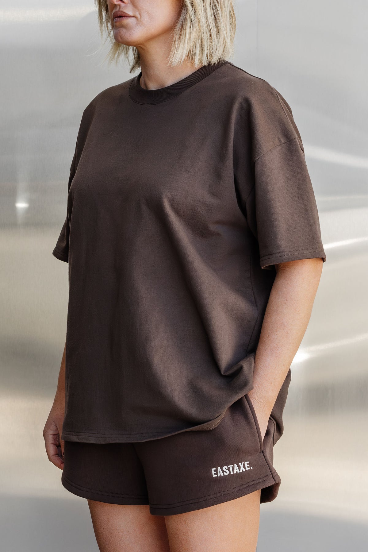 Unisex Classic Box Fit Tee - Chocolate